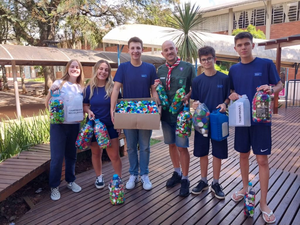 Alunos Da Escola Da Uri Entregam Produtos Arrecadados No Ecoescolha