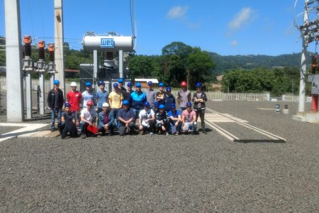 Curso de Engenharia Elétrica da URI  visita nova subestação da RGE