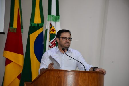 Claudemir de Araújo solicita a revitalização de área verde no Novo Atlântico