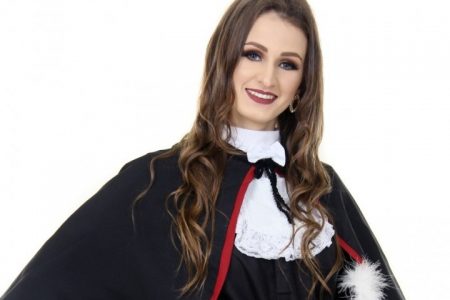 Formanda de Odontologia da URI é aprovada em Mestrado na UFRGS