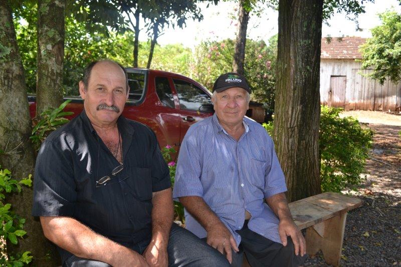 thumbnail_Secretário da Agricultura Moacir Rochemback e o agricultor Estanislau Wilk
