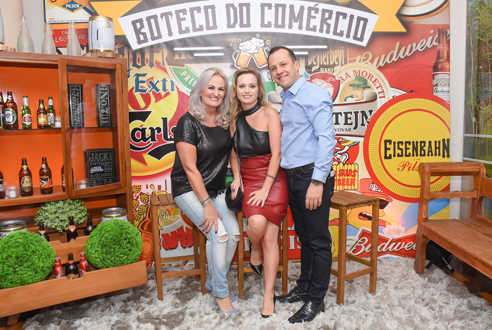 Katiamara Badalotti com Fabíola Mossochin e Lasiê Biolo