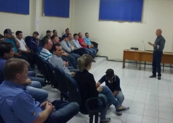 Prefeitura de Três Arroios realiza reunião com os suinocultores
