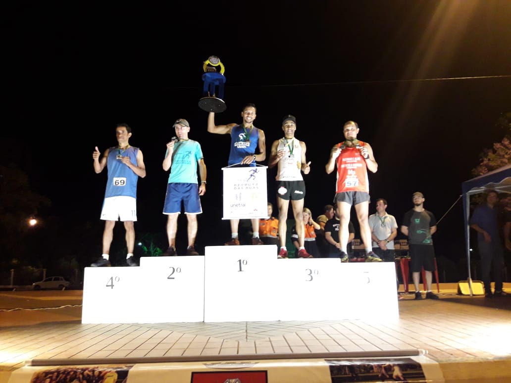 Corrida noturna 100 anos cidade de Erechim reúne atletas de vários Estados