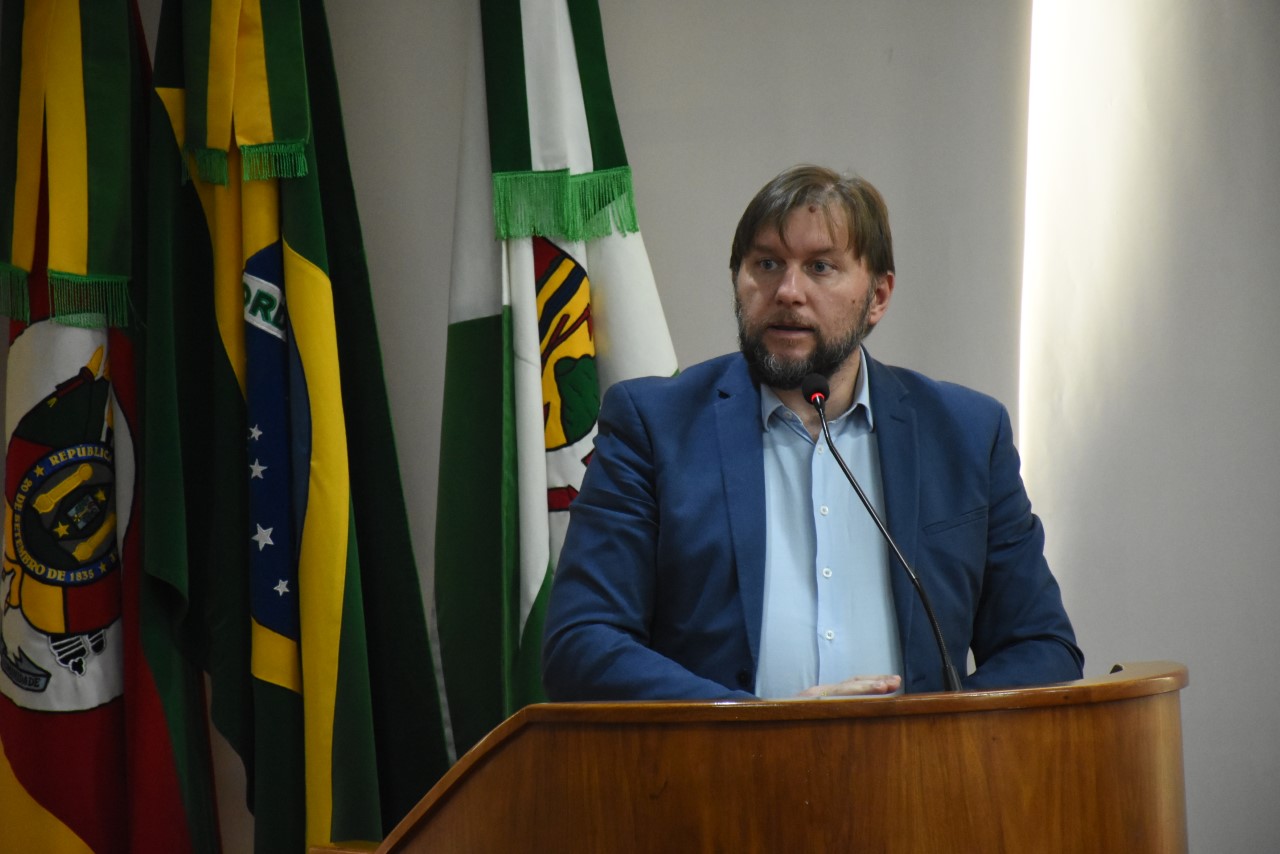 André Jucoski requer informações sobre gastos com a coleta de lixo