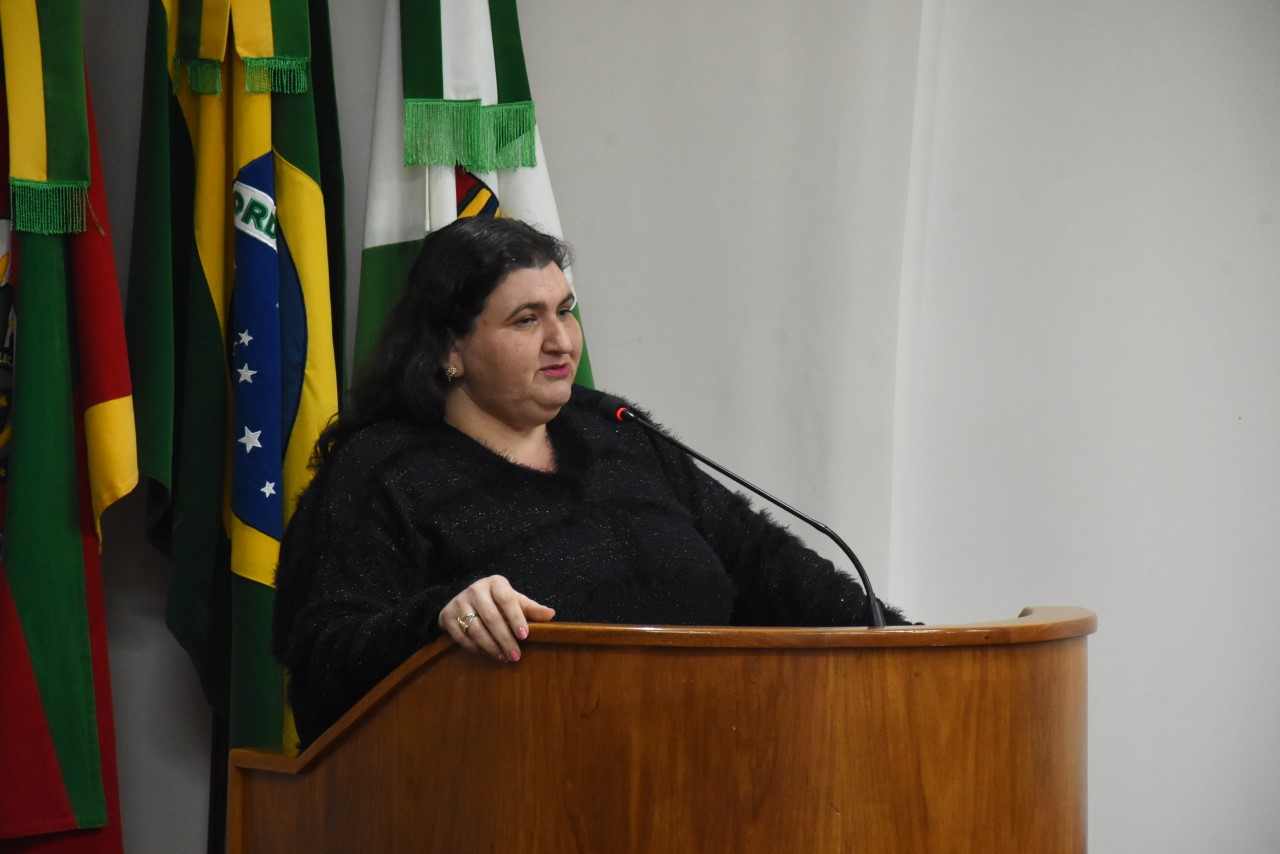 Sandra requer ao Executivo informações sobre a pavimentação de ruas no Bairro José Bonifácio