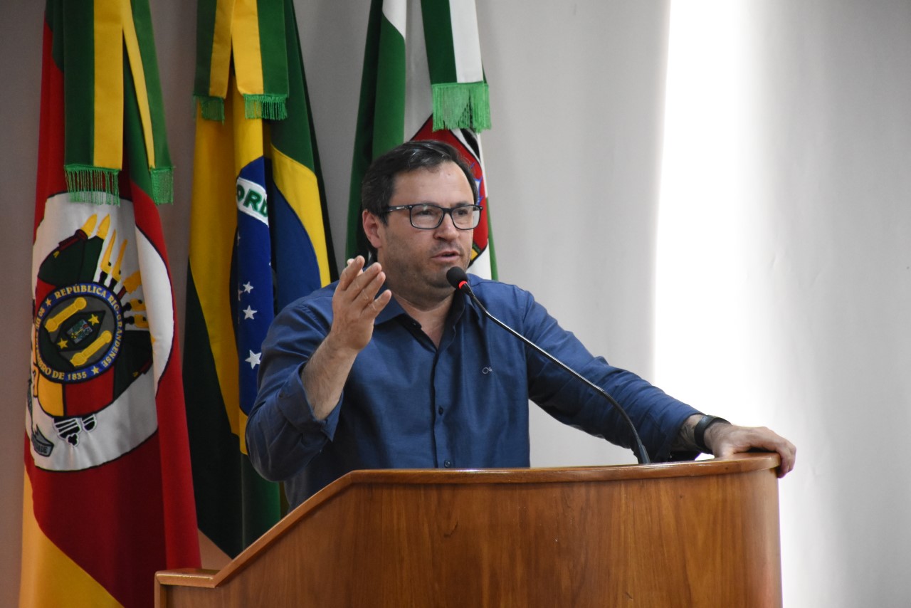 Araújo requer disponibilização de transporte de pacientes para Aratiba