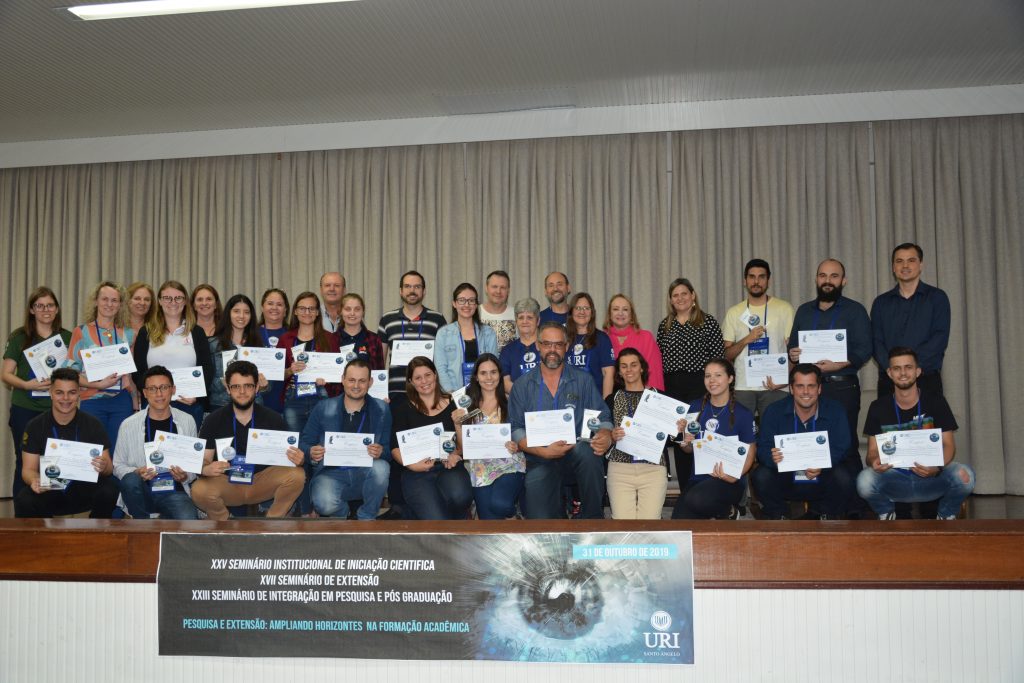 Seminário de Iniciação Científica da URI premia trabalhos de pesquisa