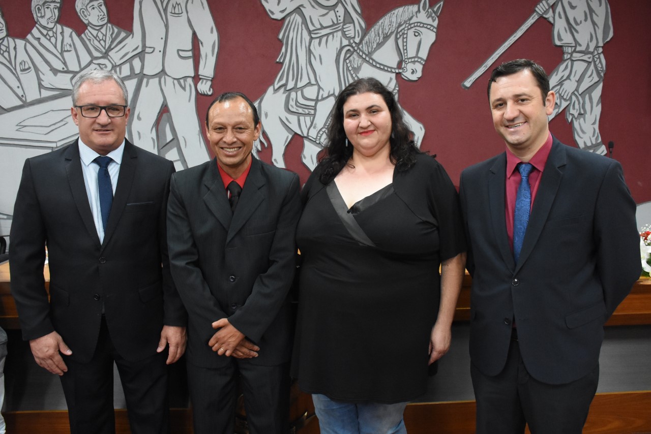Presidida pelo vereador Mario Rossi, nova mesa diretora toma posse