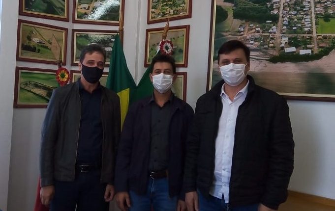 Prefeito Roque e Vice-prefeito Gerso de visitam municípios da região3