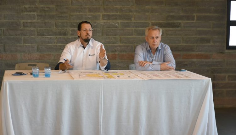 thumbnail_Presidente e vice-presidnete da ACCIE, Fábio Vendruscolo e Roland Koller, coordenaram a reunião de Comercialização