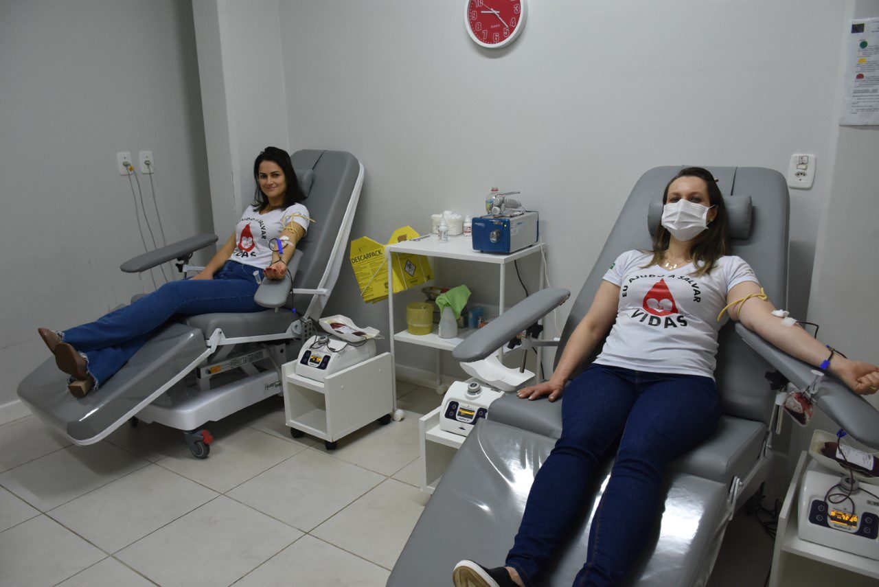 Colegiado de Primeiras-Damas da AMAU entrega mais de R$ 9 mil ao Banco de  Sangue do Alto Uruguai – Jornal Boa Vista e Rádio Cultura 105.9 Fm