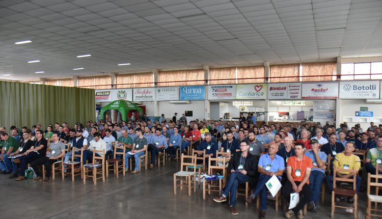 Mais de 350 pessoas presentes no evento