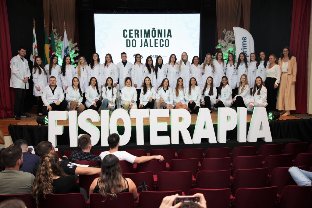 Curso De Fisioterapia Da URI Realiza Entrega De Jalecos – Jornal Boa ...