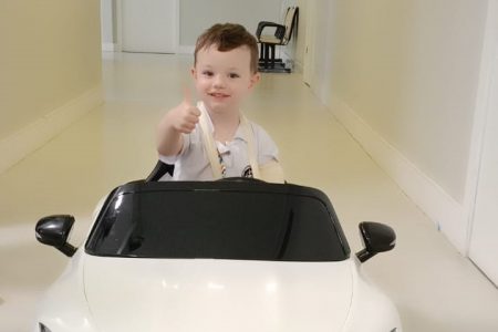 Hospital de Caridade de Erechim inova com carrinho elétrico infantil na Pediatria