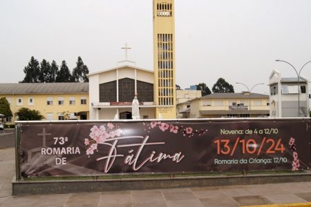 Participantes da novena de Fátima em Erechim contemplam e pedem a vinda do Reino de Deus
