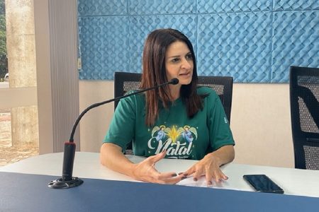 Secretária da Cultura e Esportes, Carla Talgatti, divulga a programação do Natal Erechim