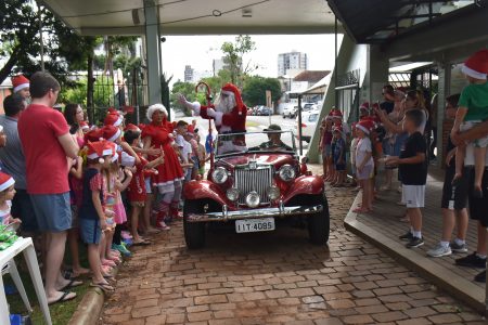 Natal antecipado no CER Atlântico: Papai Noel chega alegrando as crianças