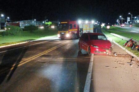 Acidente na BR 153: carro colide com caminhão e deixa um ferido em Erechim