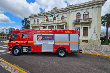 Novo Auto Bomba Tanque para o Corpo de Bombeiros de Erechim – investimento de R$ 1.387.170,00