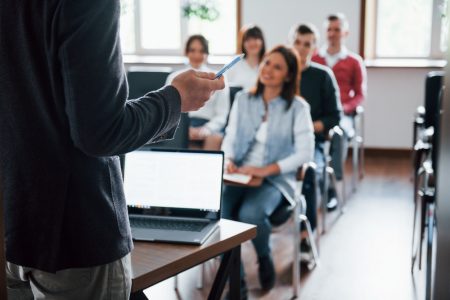 Inscrições gratuitas para 136 vagas no DAER/RS com salários de até R$ 10 mil se encerram em fevereiro