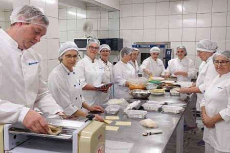 Capacitação em Erechim ensina produção artesanal de massas e molhos