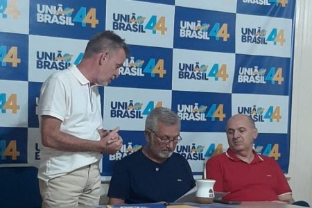 Lideranças estaduais do União Brasil estiveram em Erechim para pressionar Jackson  Arpini a concorrer a deputado