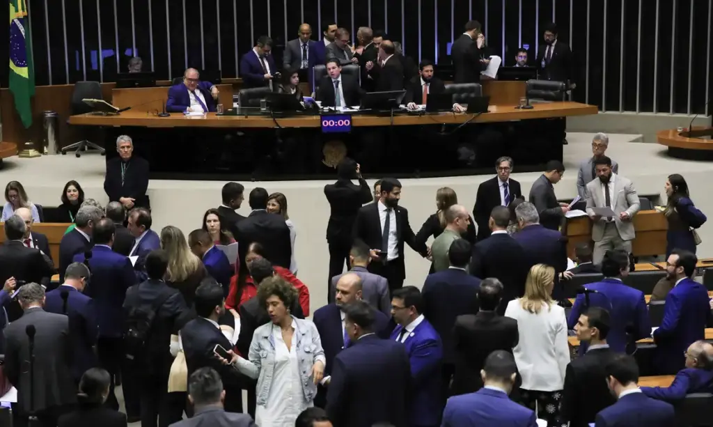 Aumento de pena para crimes de extorsão e escudo humano é aprovado na ...